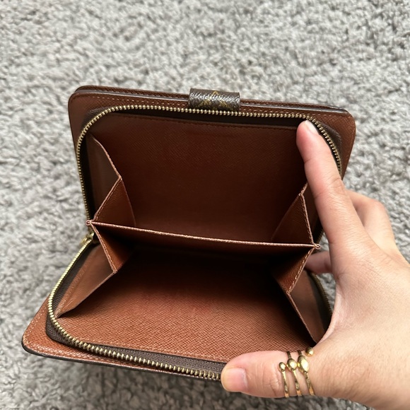 LV COMPACT WALLET MM SIZE - Picture 9 of 9